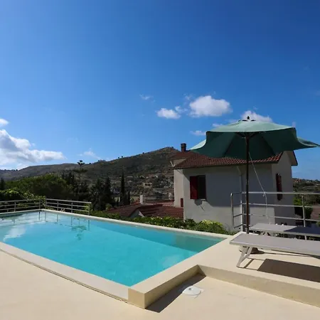 Santulli With Private Pool Villa *