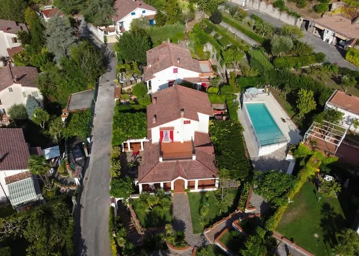 Santulli With Private Pool Villa *